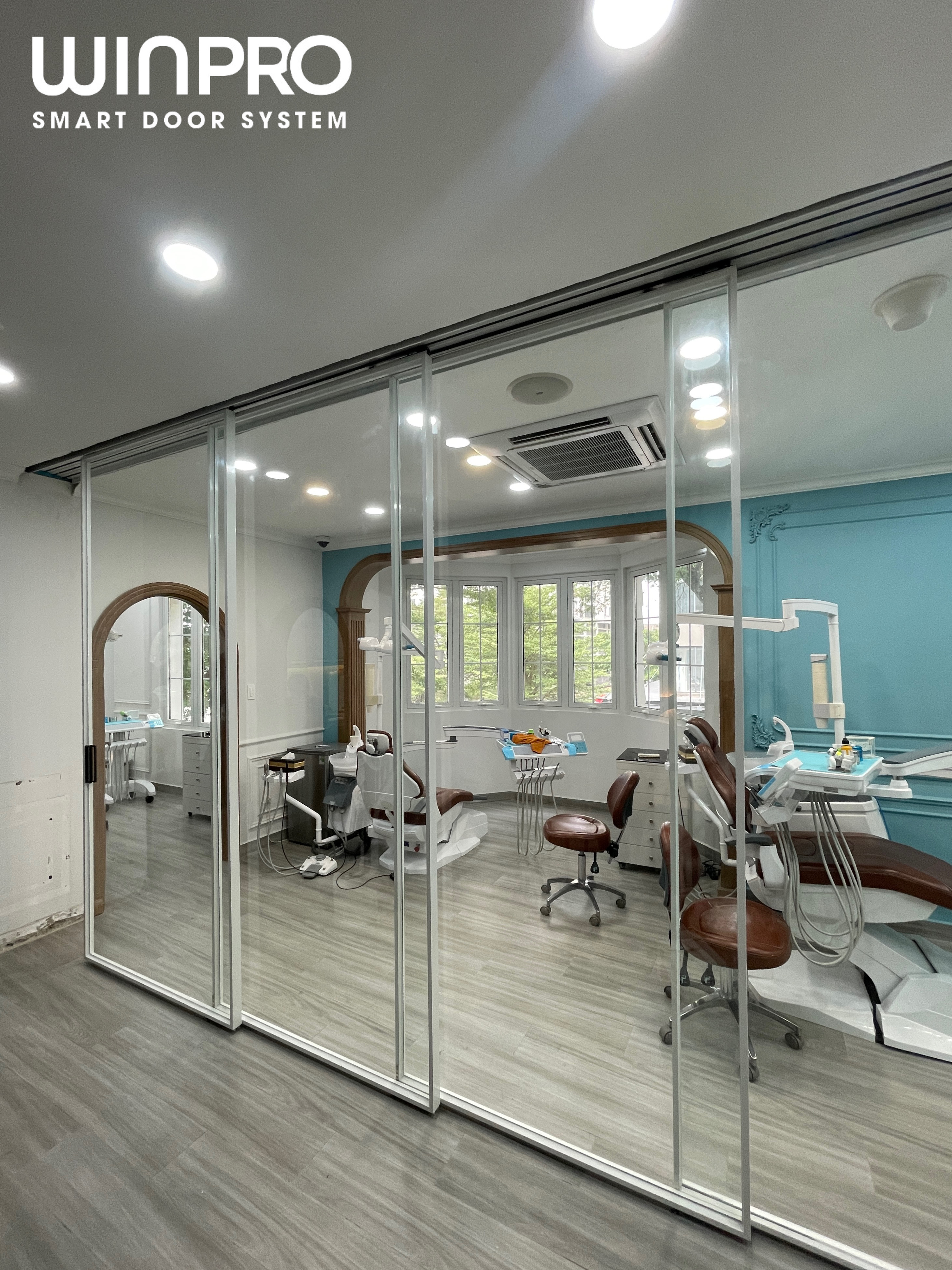 Mẫu cửa lùa Slim cho phòng khám Nha Khoa